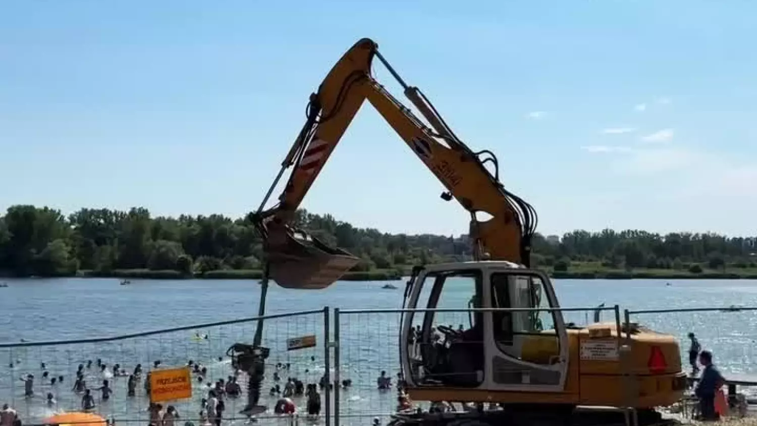 no-i-fajnie-panowie-robotnicy-pamietajcie-o-wodzie.mp4
